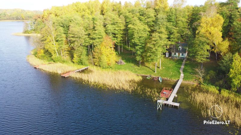 Nameliai sodyboje ant Čičirio ežero kranto – „Lauryno sodyba“