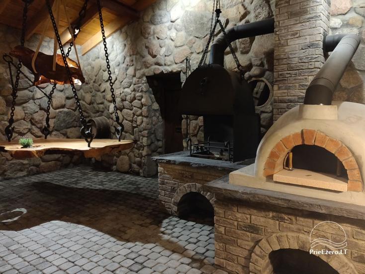 Sodyba Šventežeryje, Lazdijų rajone prie Babrų ežero „Akmens dvaras“