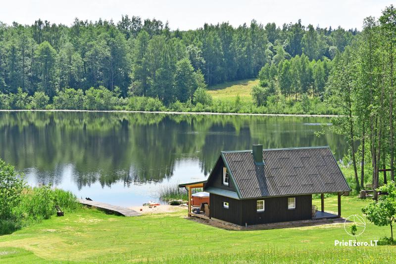 Privati sodyba Utenos raj. VillaRedvita ant ežero kranto. Be kaimynų.