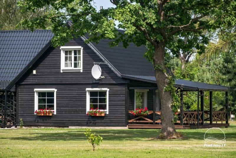 Sodyba Panevėžio rajone „Vila Loreta“ – Rąstinis namas poilsiui ir šventėms (iki 10 asm.)