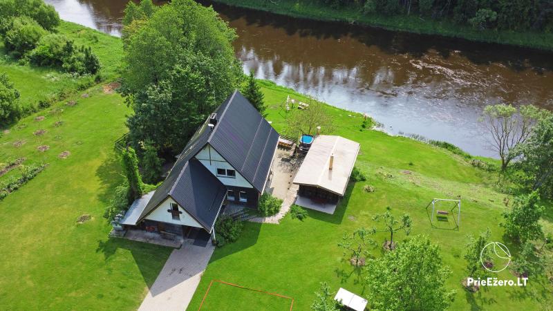 Sodybos ir pirties su kubilu nuoma Vilniaus rajone „Neries vila“