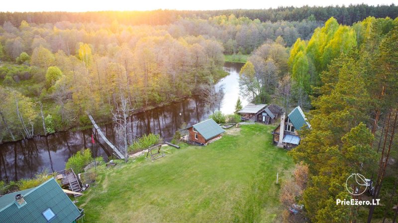 Sodyba Prie Žeimenos. Baidarių nuoma, pirtis