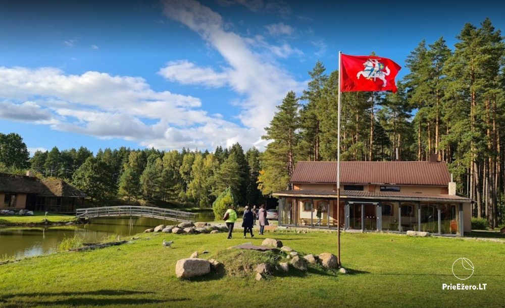 Sodyba ir Žirgynas SARKSALIS. Pasakų namelis ant vandens, pirtis - 1