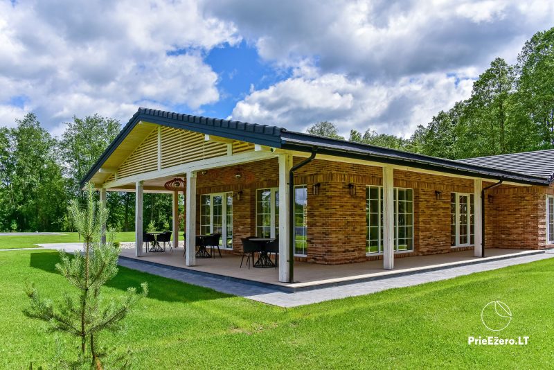 Nauja sodyba Piliakiemių Vila ant ežero kranto: prabangi pokylių salė, pirtis, nameliai poilsiui