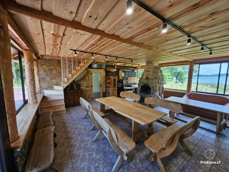 Salė šventėms su suomiška pirtimi ir kubilu prie ežero