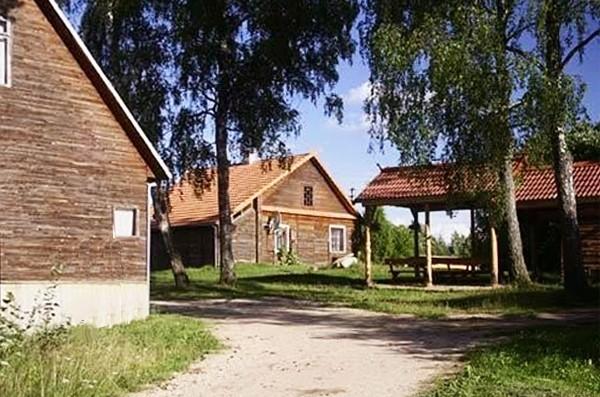 Ramus poilsis vienkiemyje prie giliausio Lietuvos ežero Jono sodyba