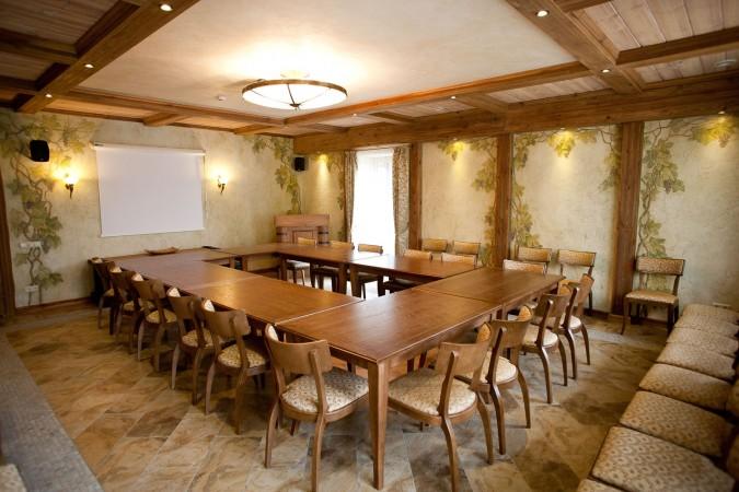 Pokylių ir konferencijų salės nuoma Viloje Dubgiris Mažeikių rajone