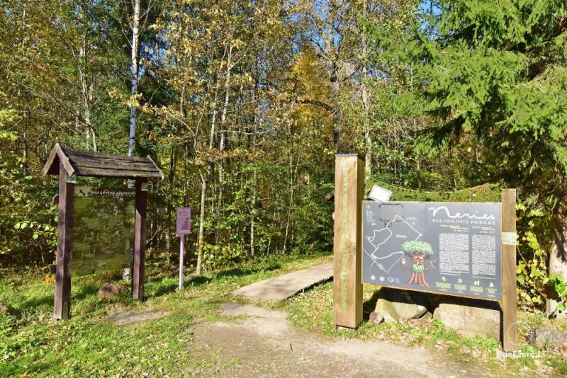 Dūkštų ąžuolyno pažintinis takas Neries regioniniame parke