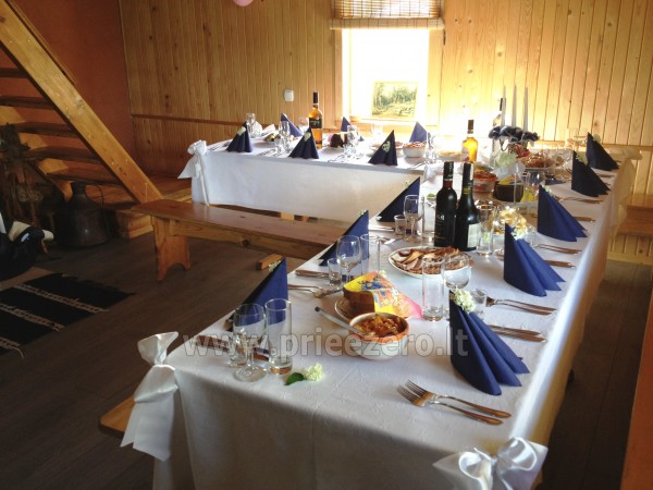 Pokylių salė įvairioms šventėms, susitikimams, seminarams sodyboje Žalioji Stotelė - 1
