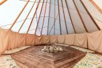 Indėniška palapinė - tipis. Talpina iki 30 asmenų - 2